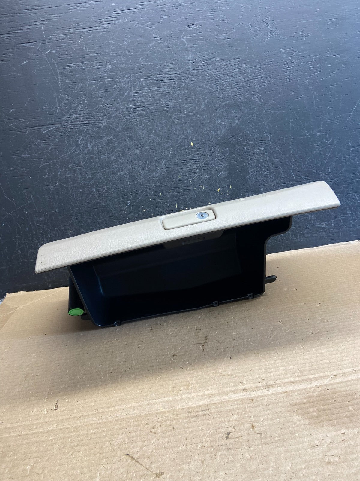 2003-2009 Toyota 4Runner Front Right Passenger Storage Glove Box ah3537 DG3