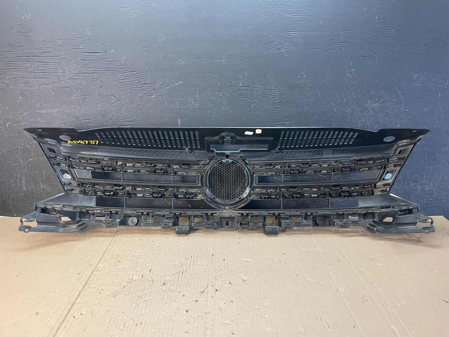 2012 to 2017 Volkswagen Tiguan Front Upper Grill Grille AD8737 DG3