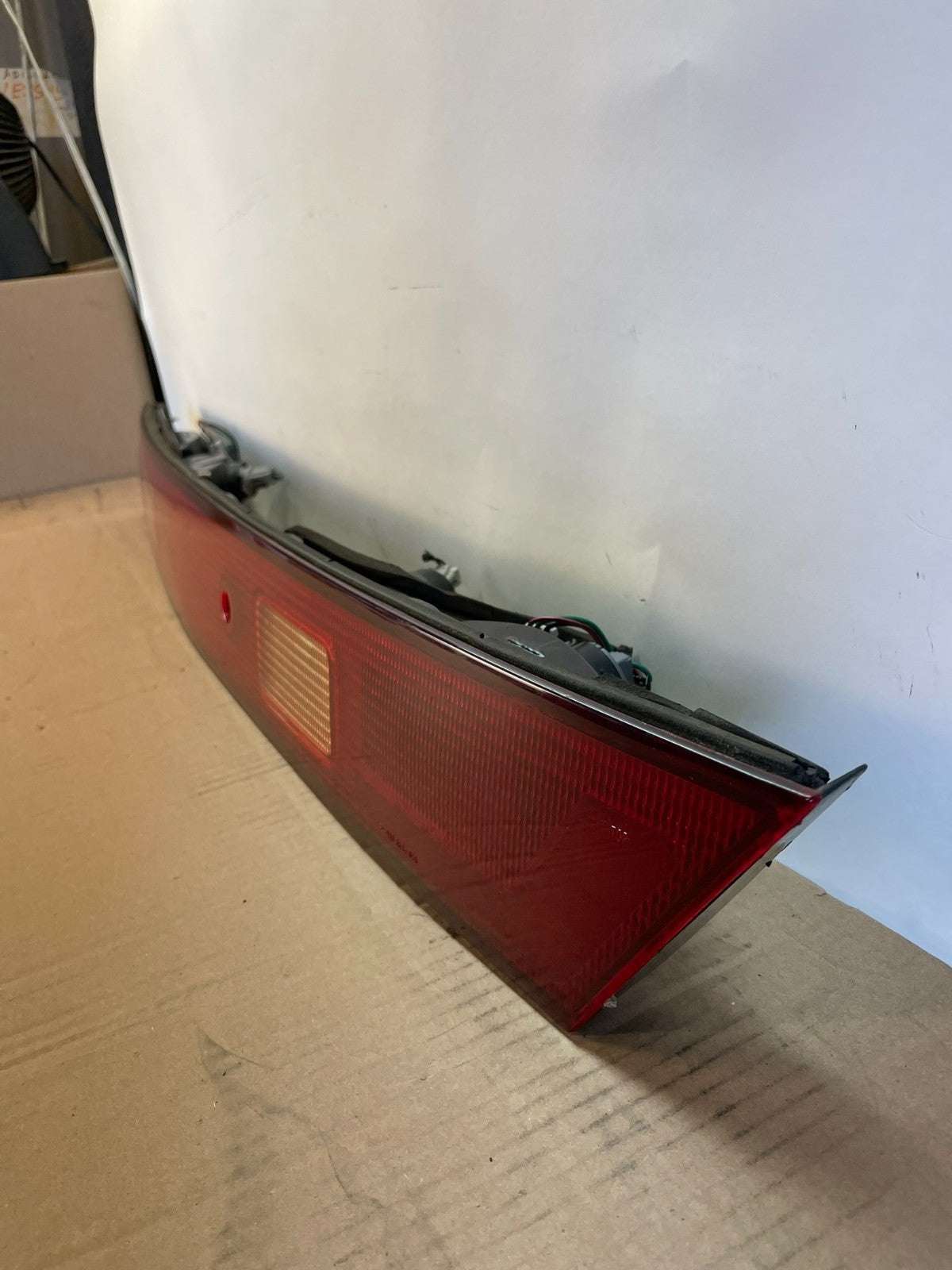 1998-2002 Honda Accord Coupe 2-Door Center Single Tail Light ah0469 DG1