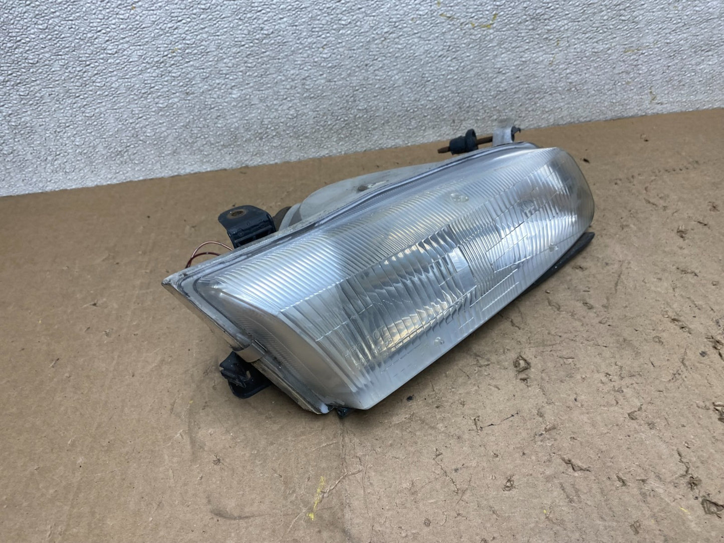 1997 1998 1999 Toyota Camry Right Passenger RH Halogen Headlight X2116 DW2