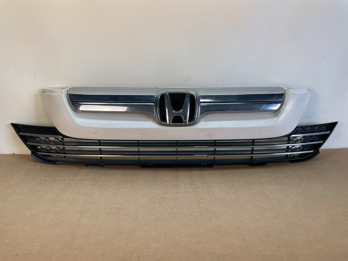 2007 to 2009 Honda CR-V CRV Front Upper Grille Grill AF8531 DG0