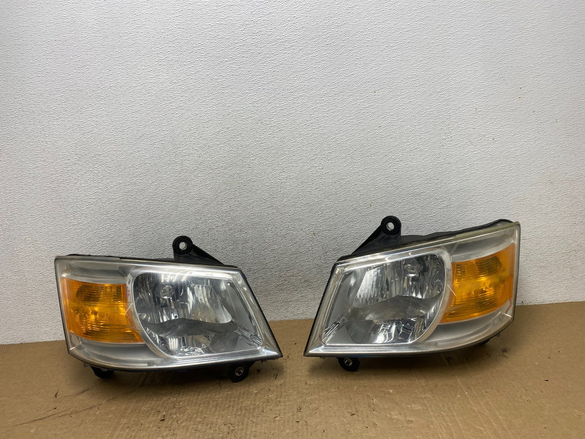 2008 to 2010 Dodge Caravan Left+Right Set Side Halogen Headlights AG1174 DW0