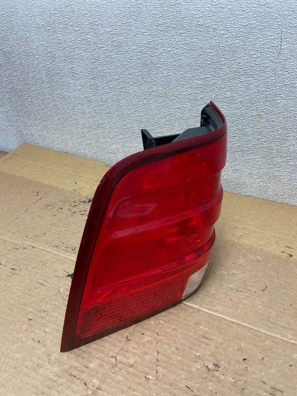 2003 2004 2005 2006 Ford Expedition Left Driver Lh Tail light OEM AB5311 LK2