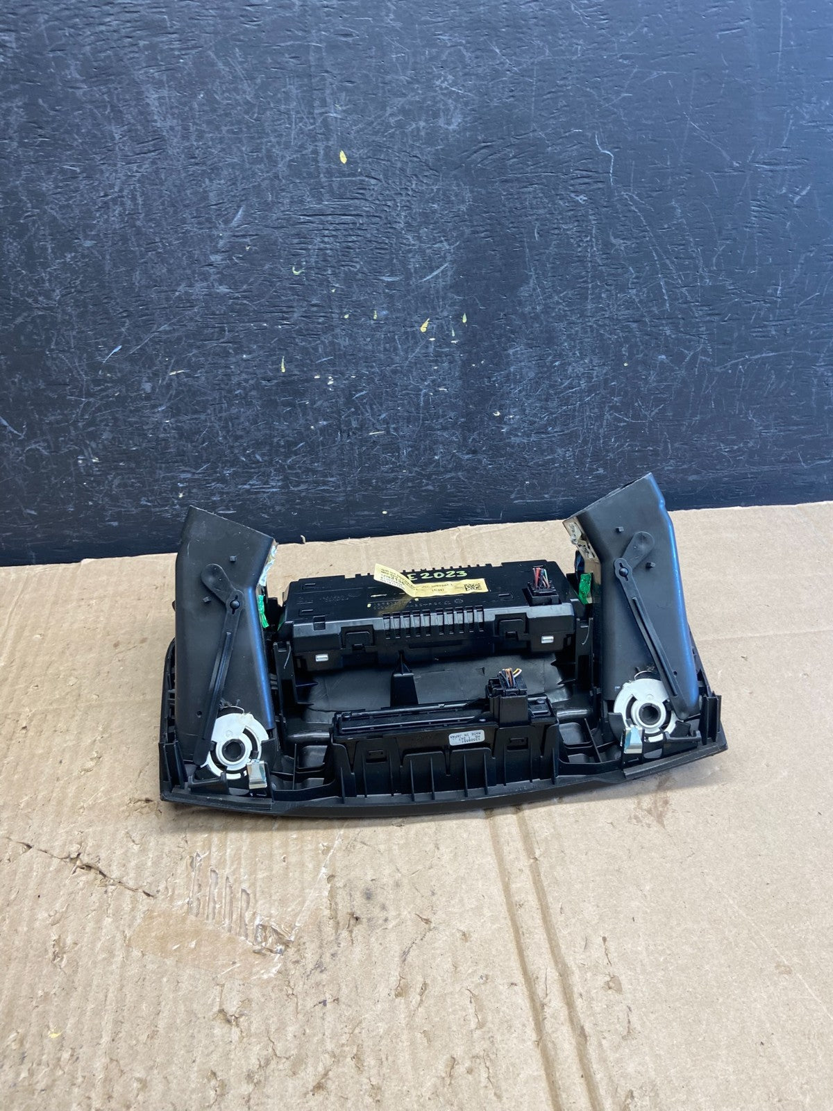 2011 to 2013 Buick Regal Radio Navigation Screen Display AE2023 DG4