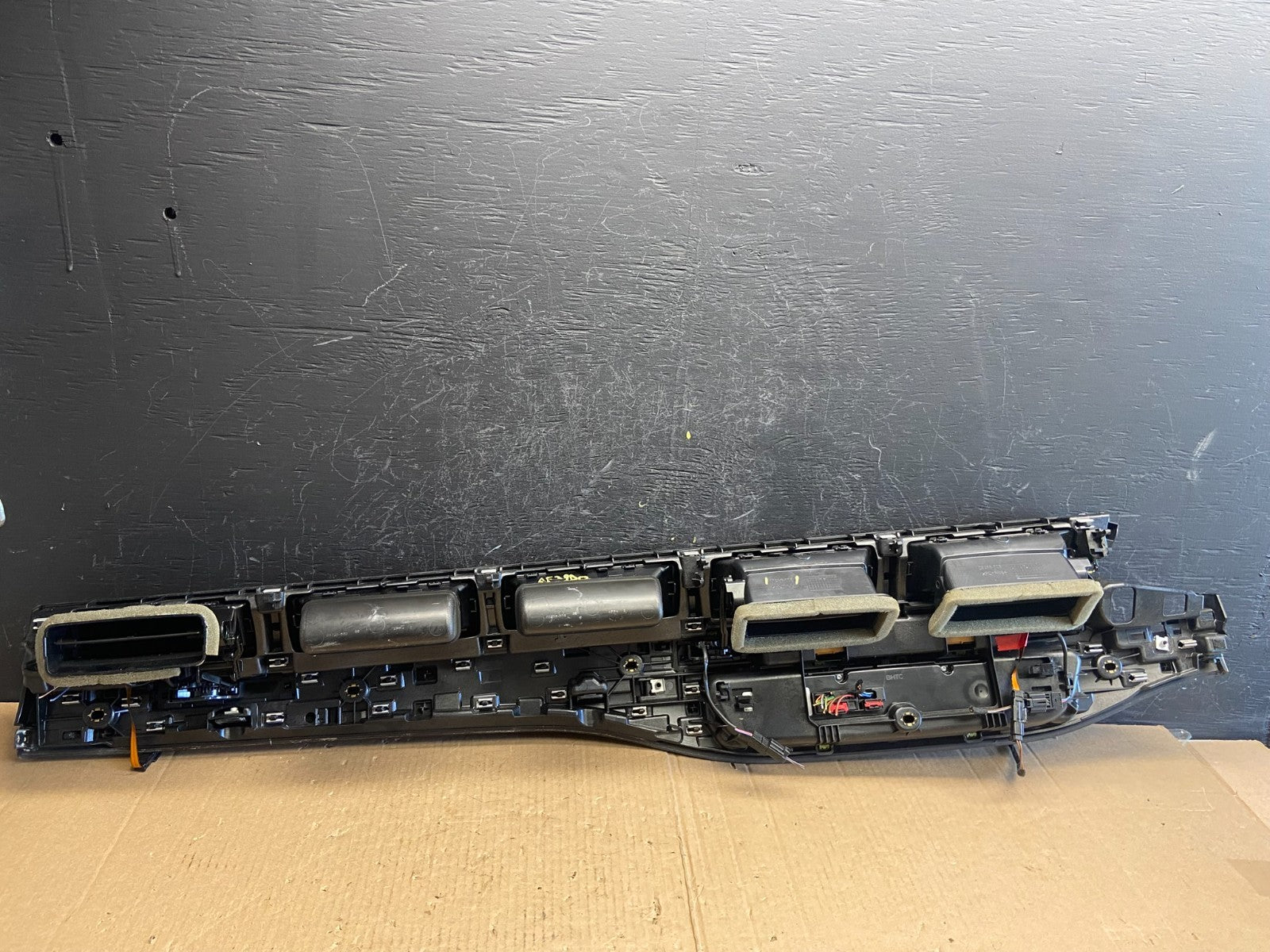 2017-2019 Audi Q7 Center Console Climate Control Air Vent Dash Panel AE3900 DG5