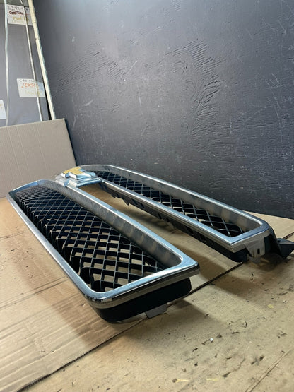 2007 to 2014 Chevrolet Tahoe Suburban Lower Upper Grill Grille Set AC5426 DG1