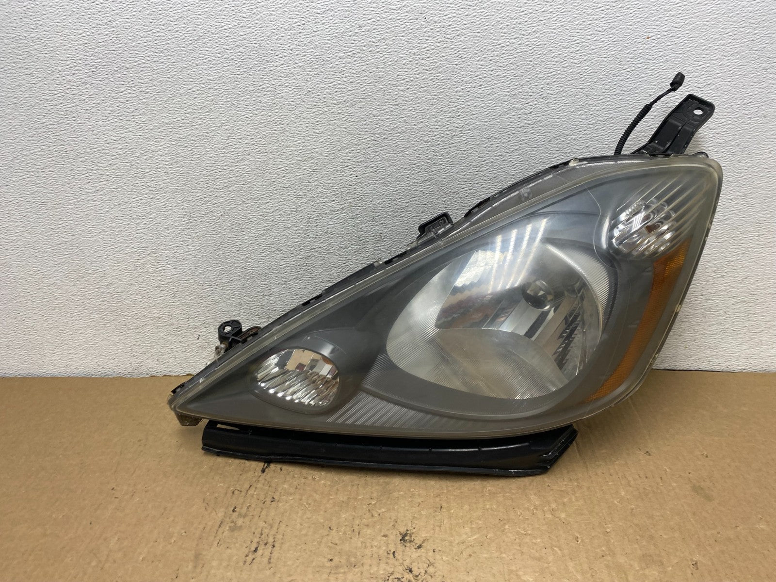 2009 to 2013 Honda Fit Left Driver LH Side Headlight Halogen AG2302 DW0