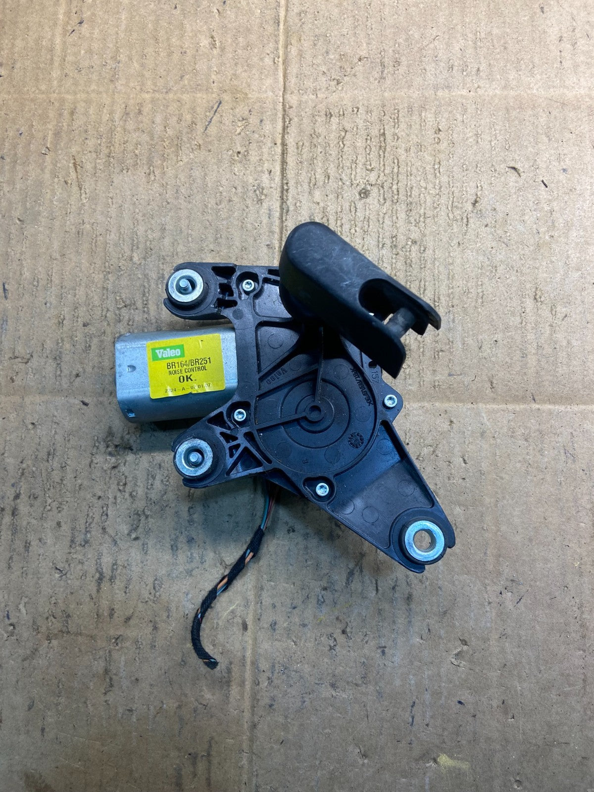 2006-2013 Mercedes GL450 ML500 R550 Rear Glass Windshield Wiper Motor Z4843 DG6
