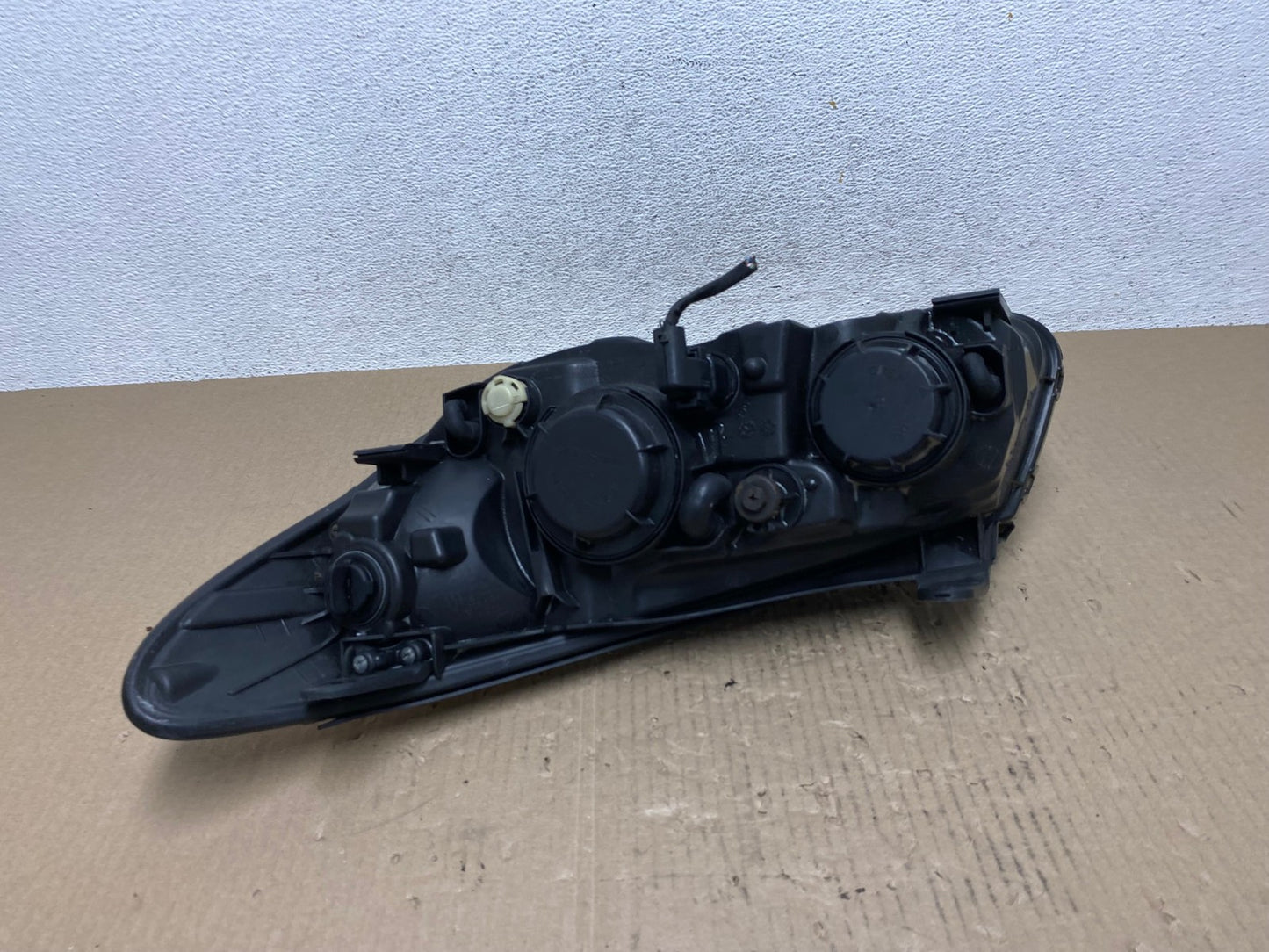 2007 2008 2009 2010 Hyundai Elantra Right Passenger Side Headlight AE7076 LK5