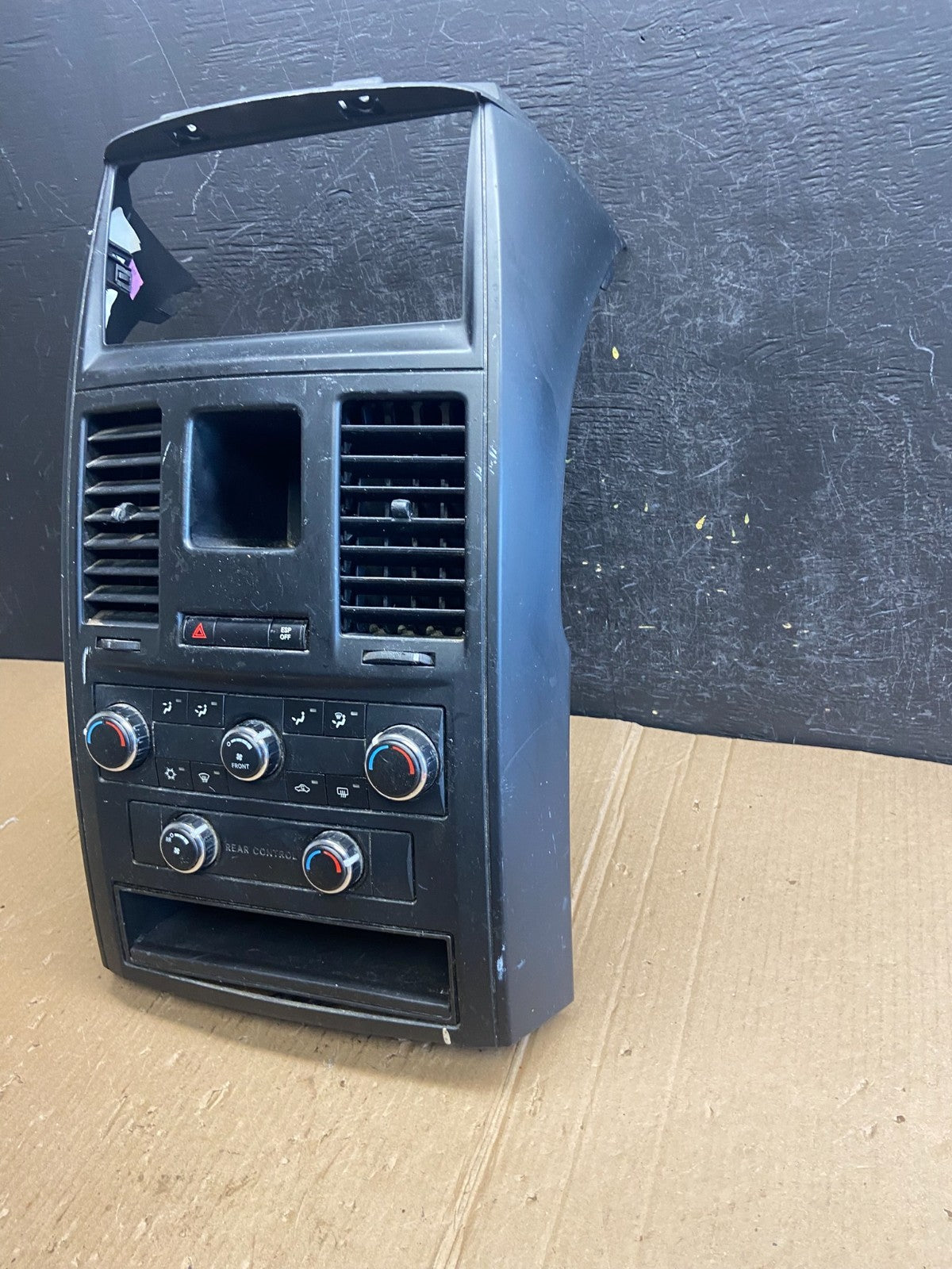 2008-2010 Chrysler Town Country Climate Control Panel Center Dash Trim AE3964 DG1