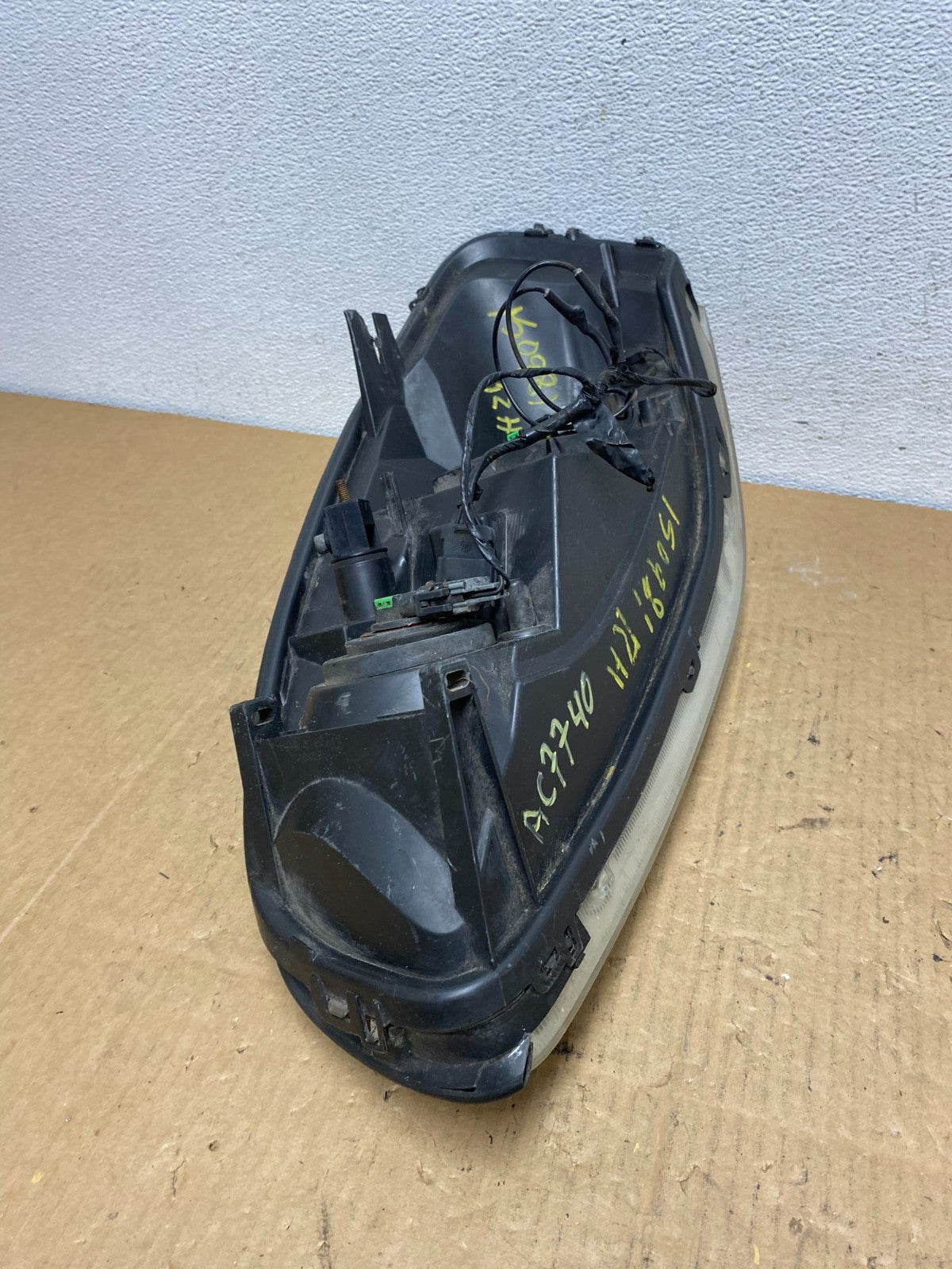 2005 - 2009 Pontiac Montana / Uplander Right Passenger Headlight AC7740 DW10