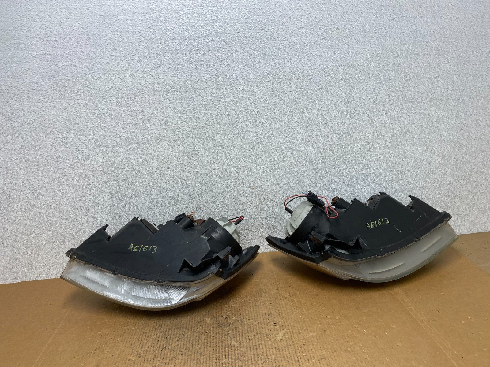 2002 to 2004 Nissan Altima Left+Right Side Set Halogen Headlights AE1613 DW10