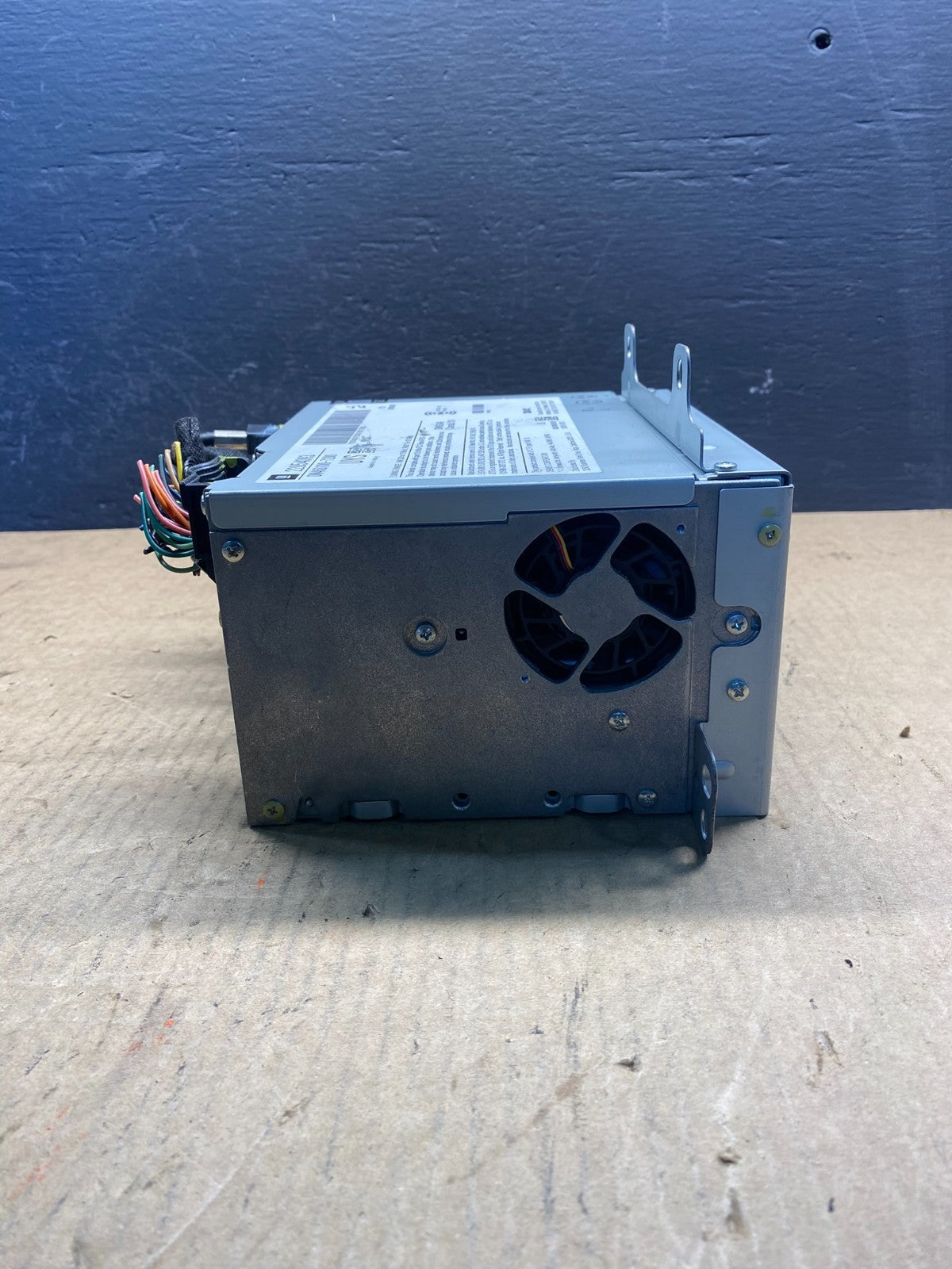 2010 to 2012 Cadillac SRX AM/FM/CD/MP3 Radio Head Unit Receiver AC7104 DG2