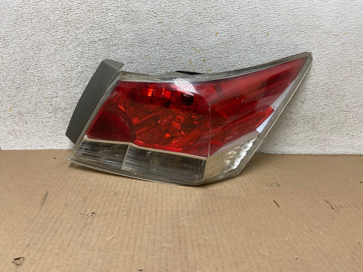 2008 to 2012 Honda Accord Sedan Tail light Right Passenger RH AH5707 LK0