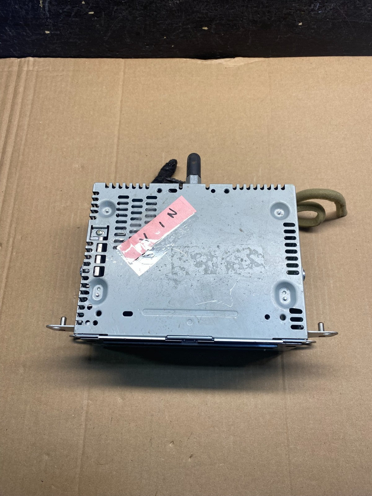 2012 to 2014 Ford Edge AM/FM Radio Reciever AE7505 DW3