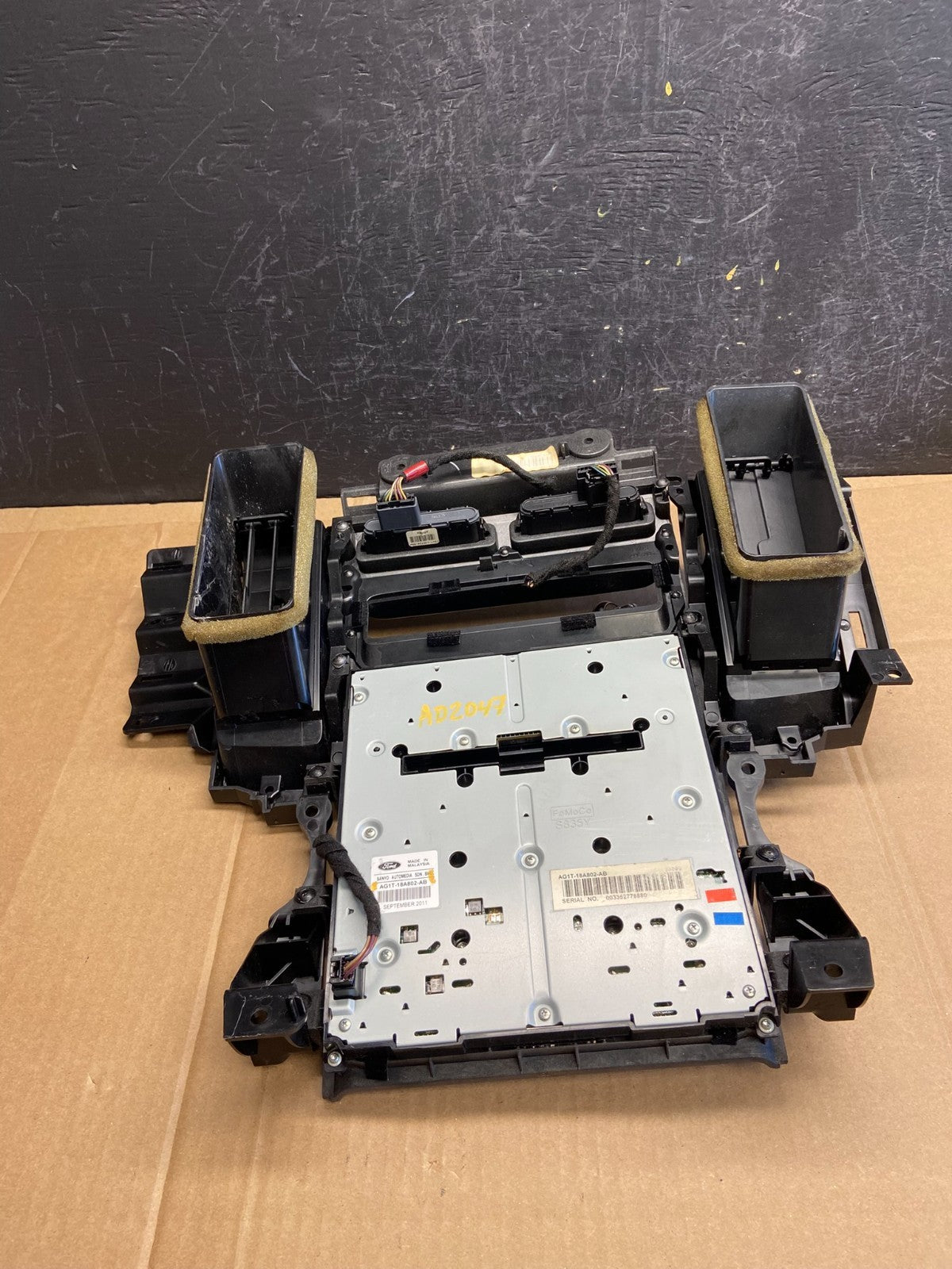 2010-2012 Ford Taurus Front Center Console Climate Radio Control Panel ad2047 DG4