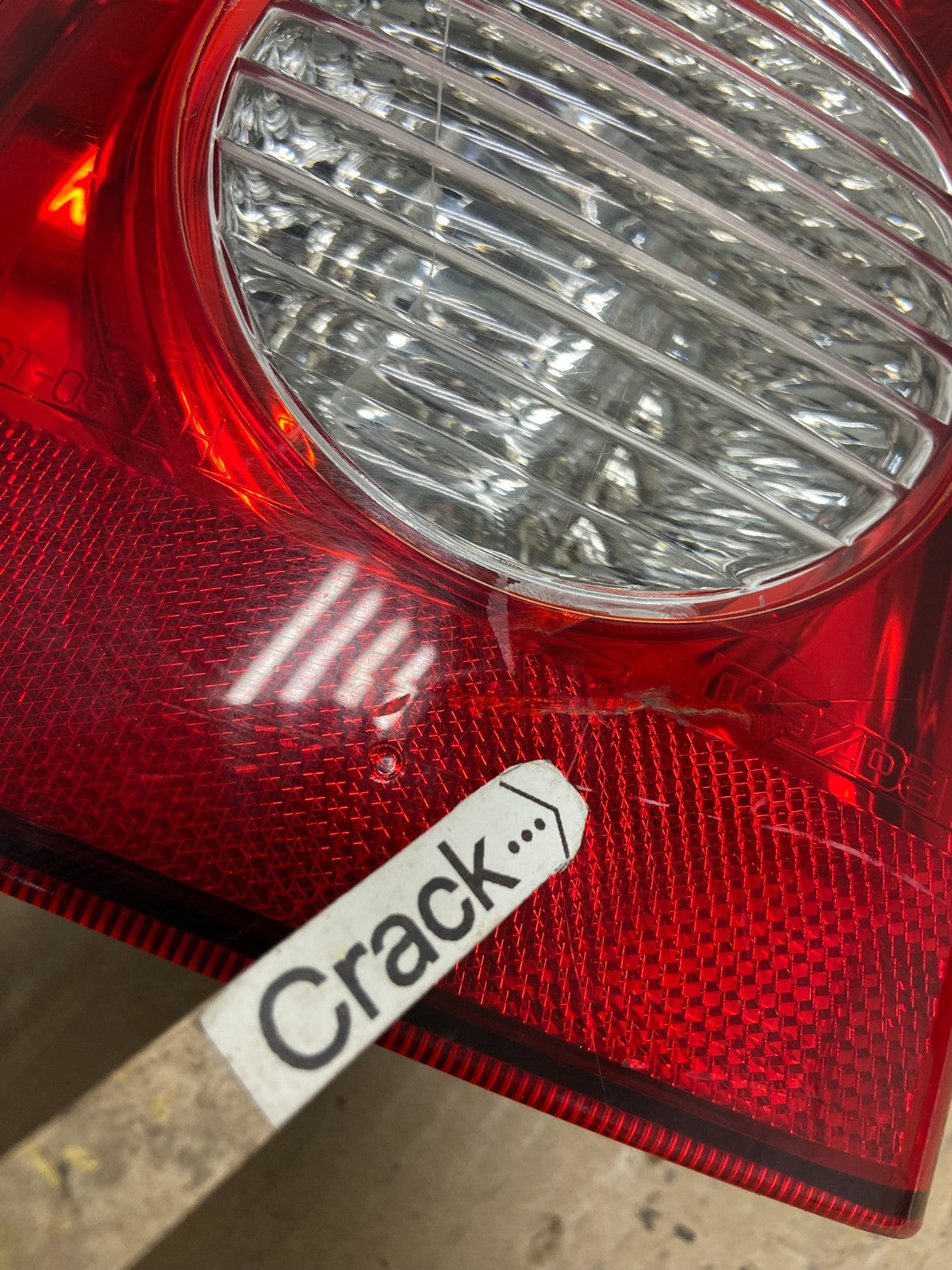 2005 2006 Mazda Tribute Left Driver LH Tail Light AE7056 DW4