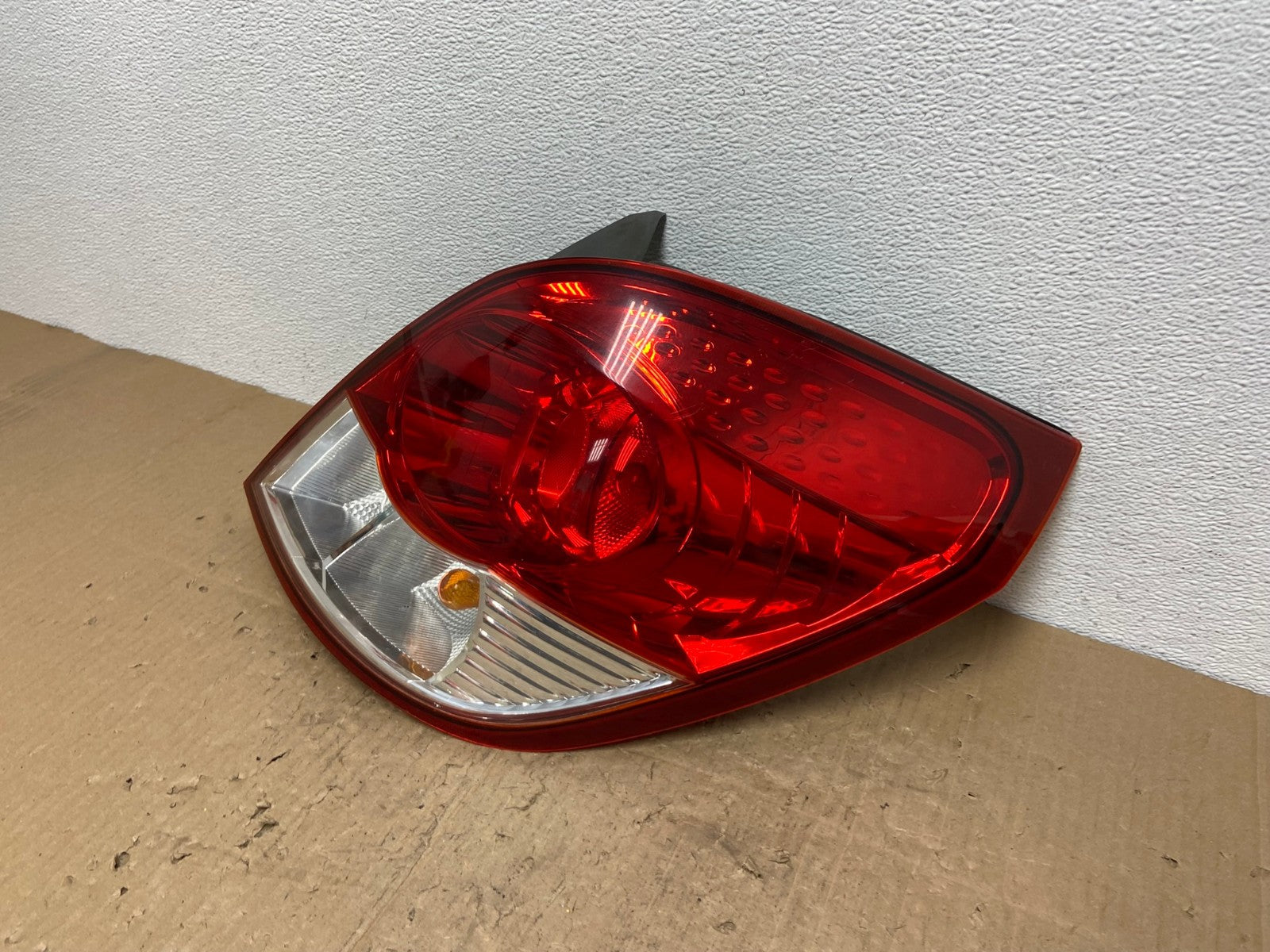 2008 2009 2010 Saturn Vue Right Passenger Rh Tail Light Side Oem AC0309 LK1