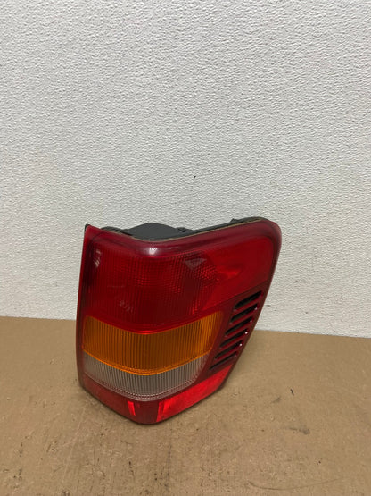 1999-2004 Jeep Grand Cherokee WJ Right Passenger Rh Tail Light DEPO AC5892 LK0