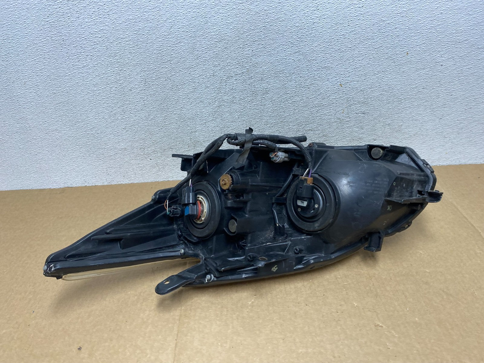 2010 - 2011 Toyota Prius Right Passenger Rh Blue Halogen Headlight AF9500 DW6
