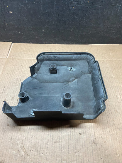 2004 to 2006 Chevrolet Equinox Engine Cover 3.4L i7190 PS5