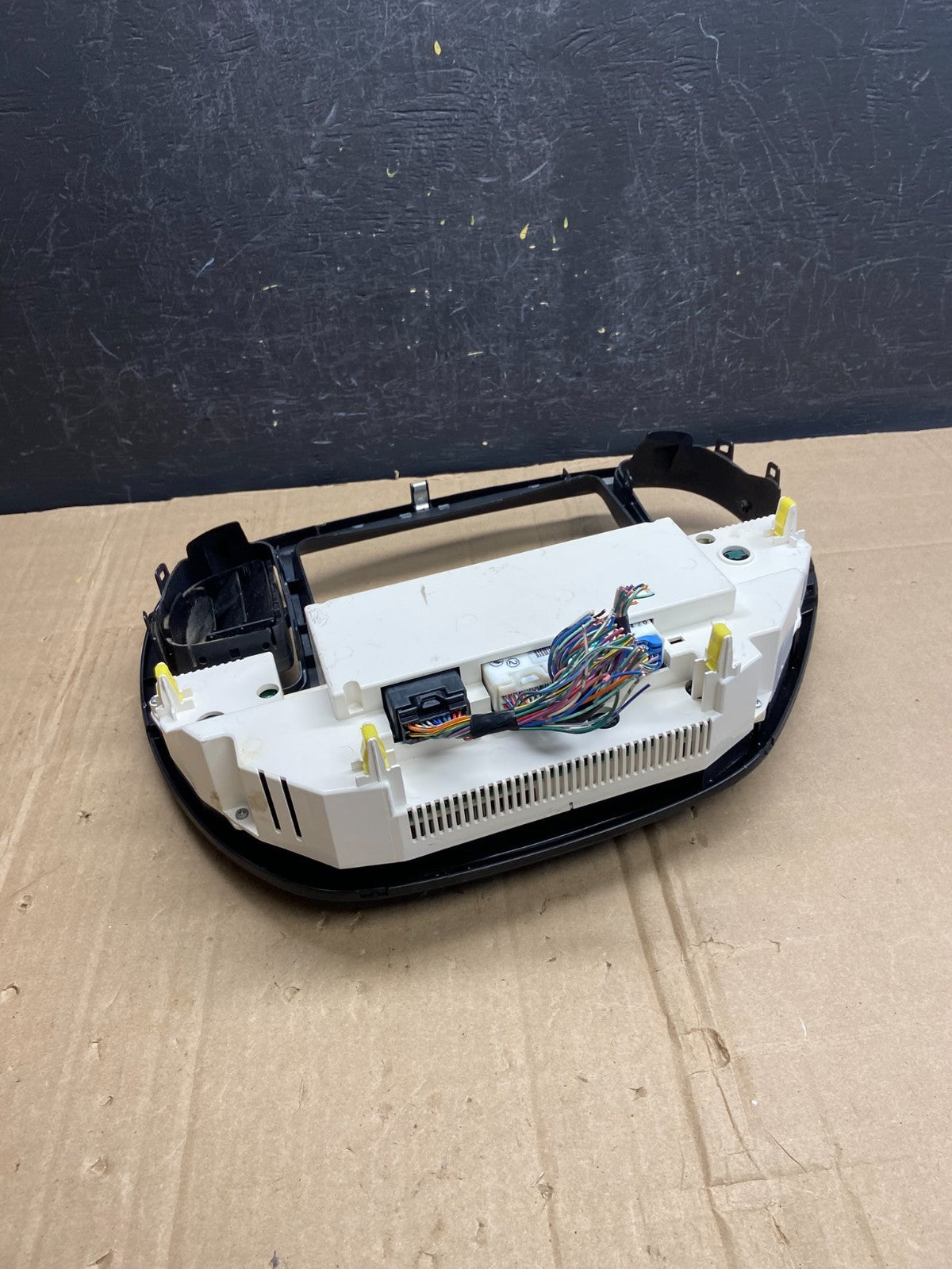 2005 to 2007 Toyota Sequoia AC Temp Heater Climate Control Bezel AD7115 DG6
