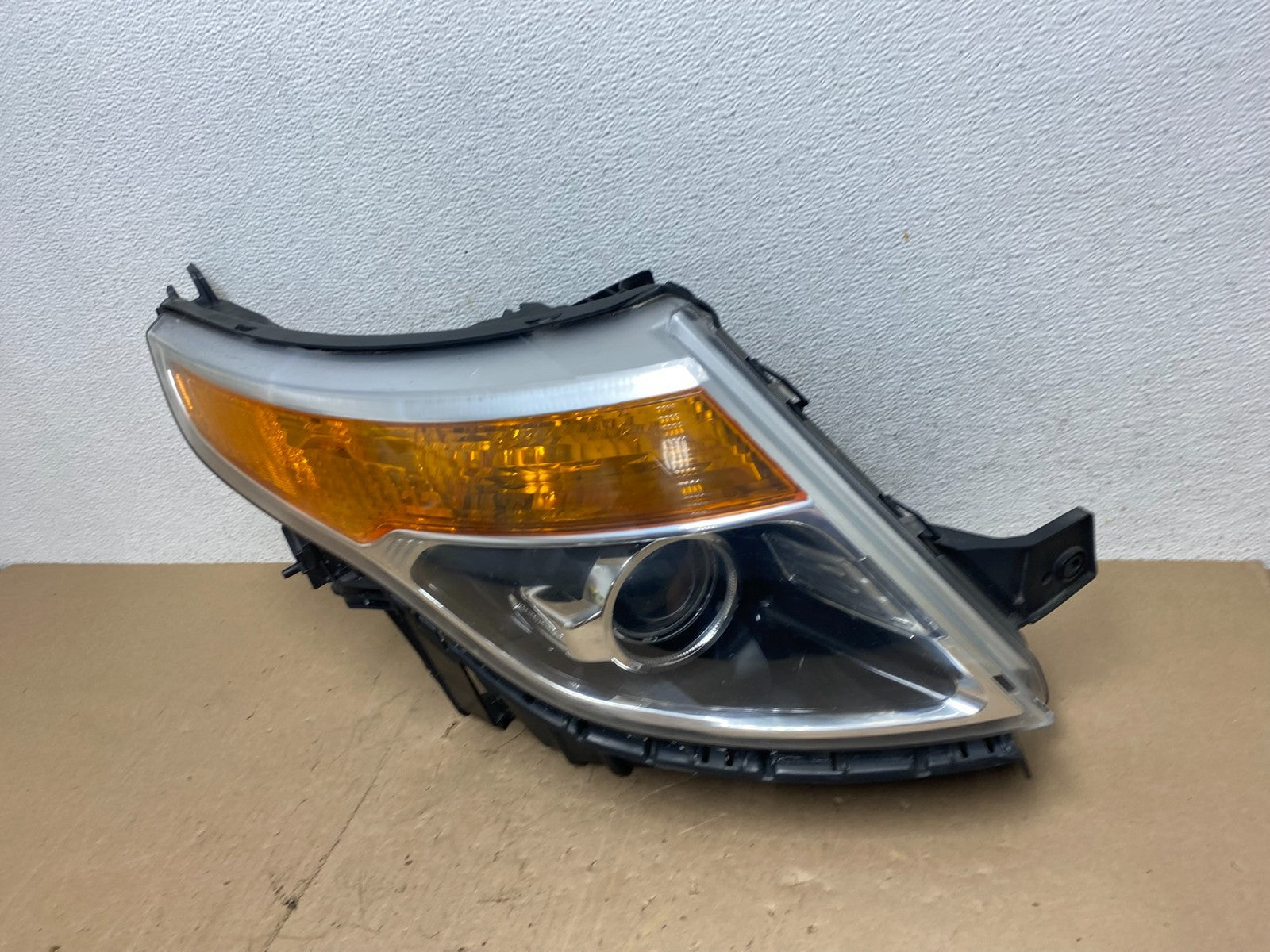 2011 to 2015 Ford Explorer Right Passenger Halogen Headlight AE6857 DW1
