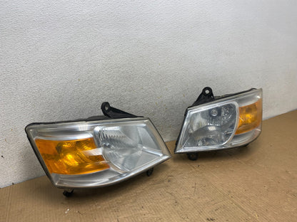 2008 to 2010 Dodge Caravan Left+Right Set Side Halogen Headlights AI8161 DW2