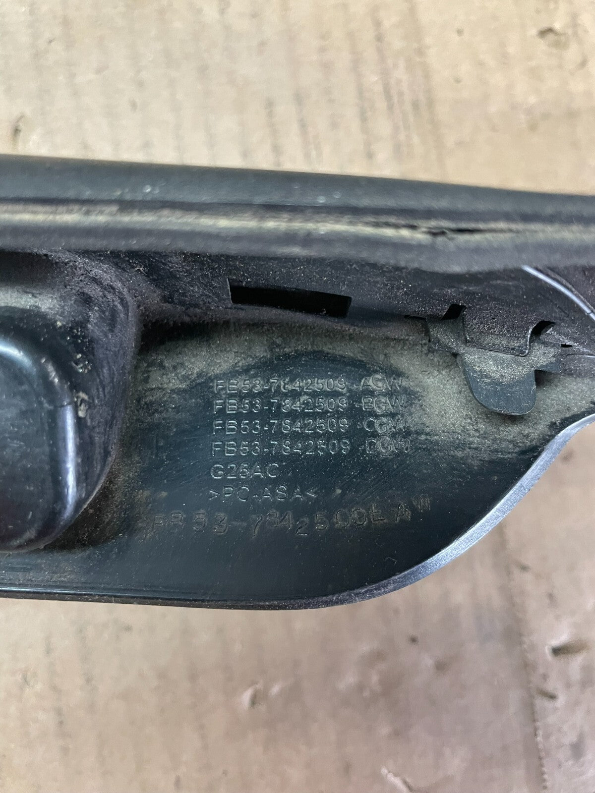 2016  2019 Ford Explorer Interceptor Rear Tailgate Molding With Camera M6139 DG11