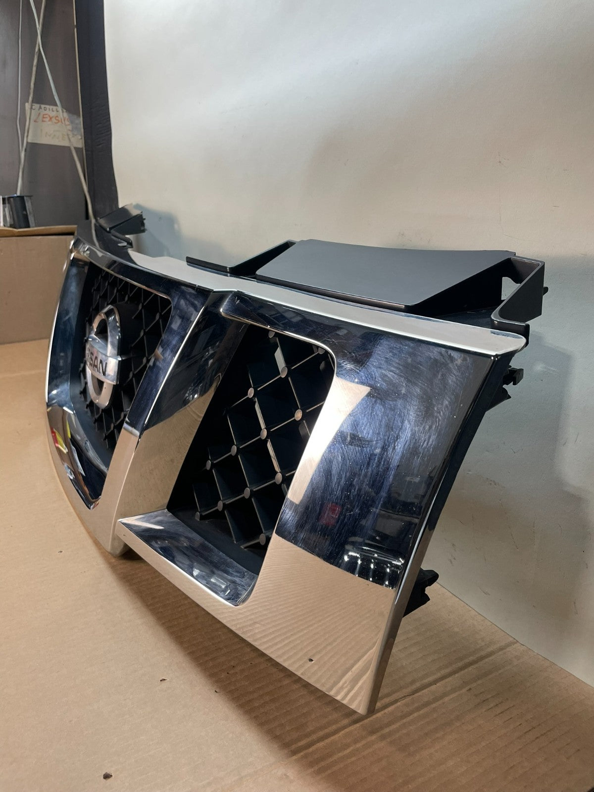 2008-2015 Nissan Armada Front Upper Grill Grille AJ1025 DG1