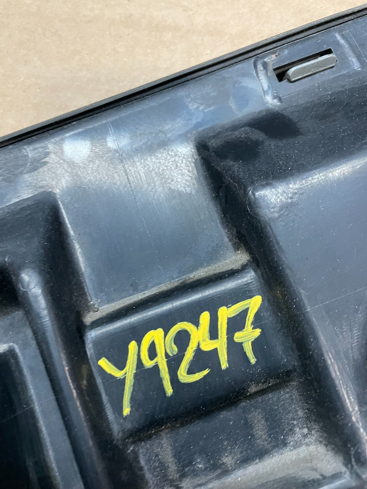 1995 1996 Toyota Camry Center Trunk Rear Tail Light Y9247 DG9