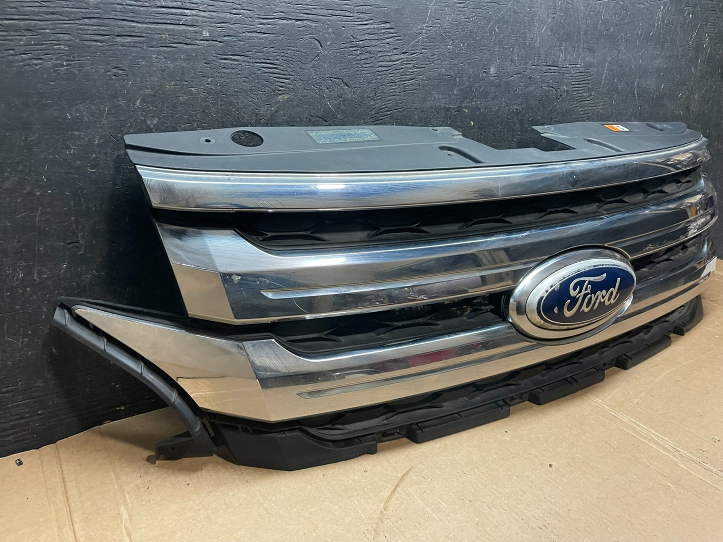 2011 2012 2013 Ford Edge Front Upper Chrome Grille Grill  Oem Z5767 DG2