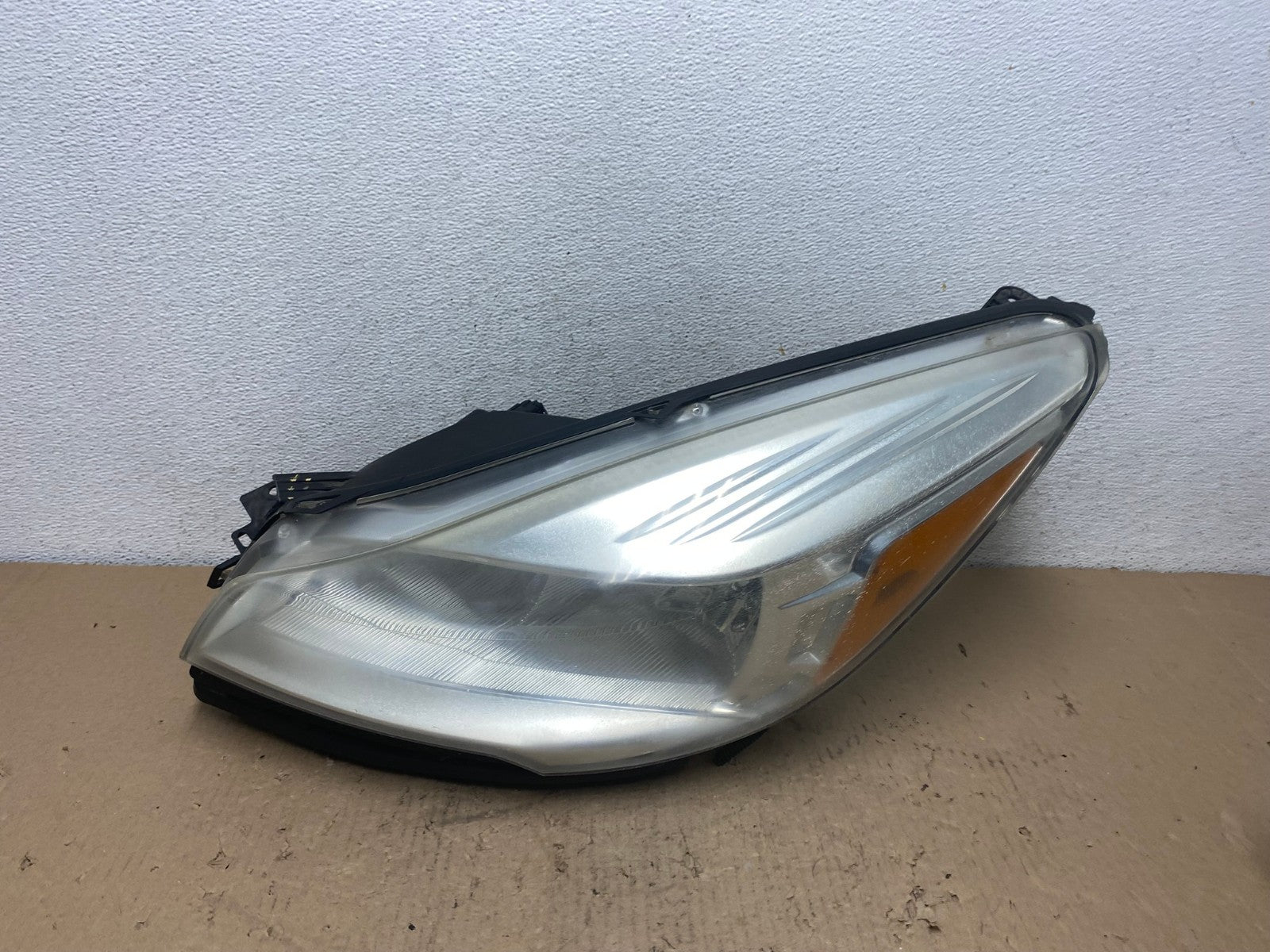 2013 - 2016 Ford Escape Headlight Left Driver Lh Side Halogen AF4289 LK0