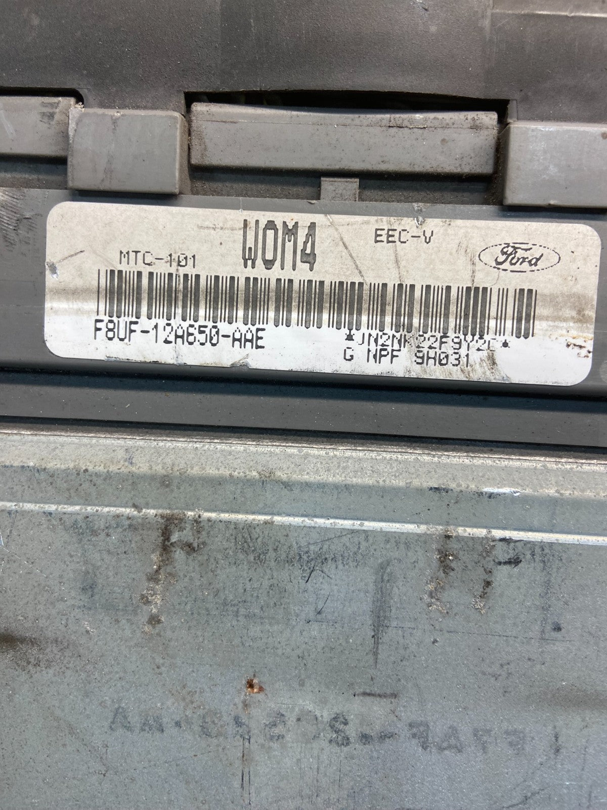 1998 1999 Ford Van E250 E350 5.4L Engine Control Module Unit ECU z8671 DG2