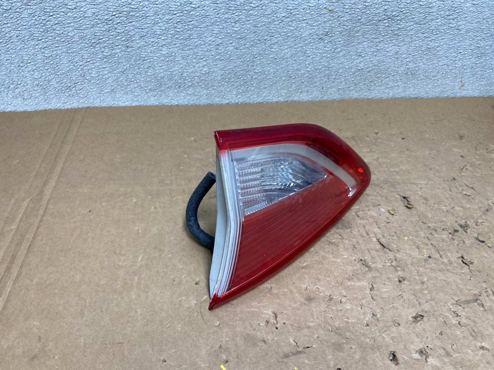 2013 to 2016 Ford Escape Right Passenger RH Side Inner Tail Light OEM V5837 DW2