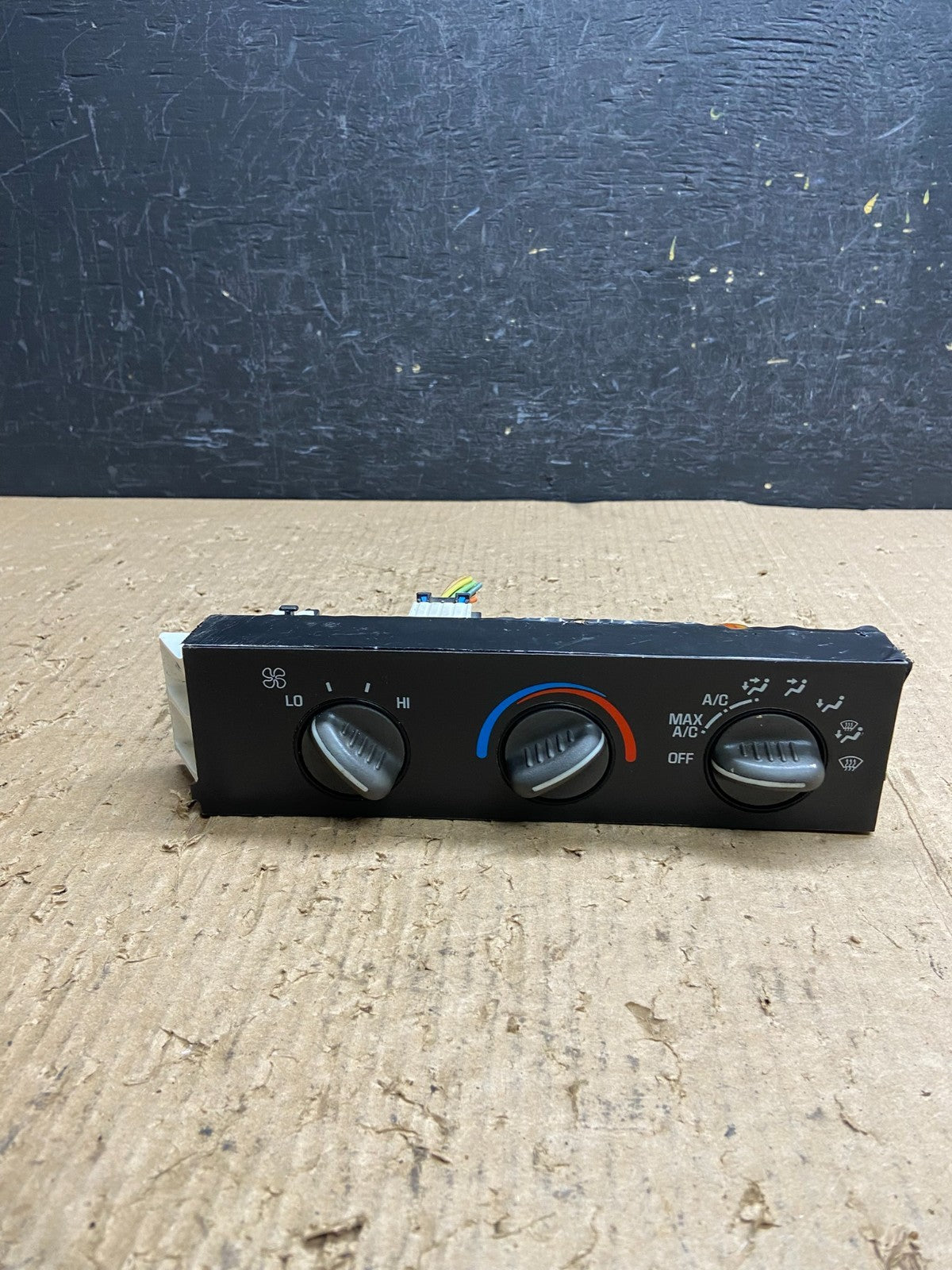 2001 - 2007 GMC Chevrolet Express 1500 Climate Control A/C AF1670 DG0
