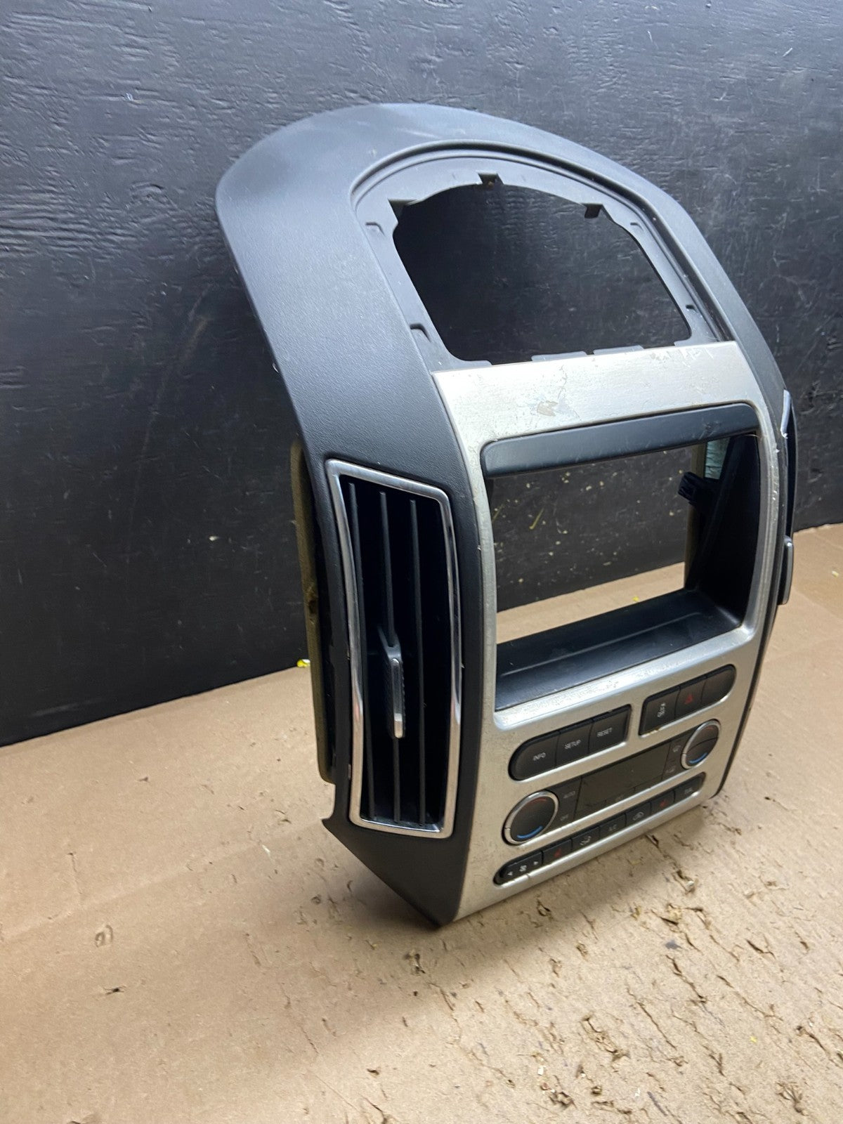 2007 - 2010 Ford Edge Heater Climate Control Radio Control Dash Bezel t6380 DG1