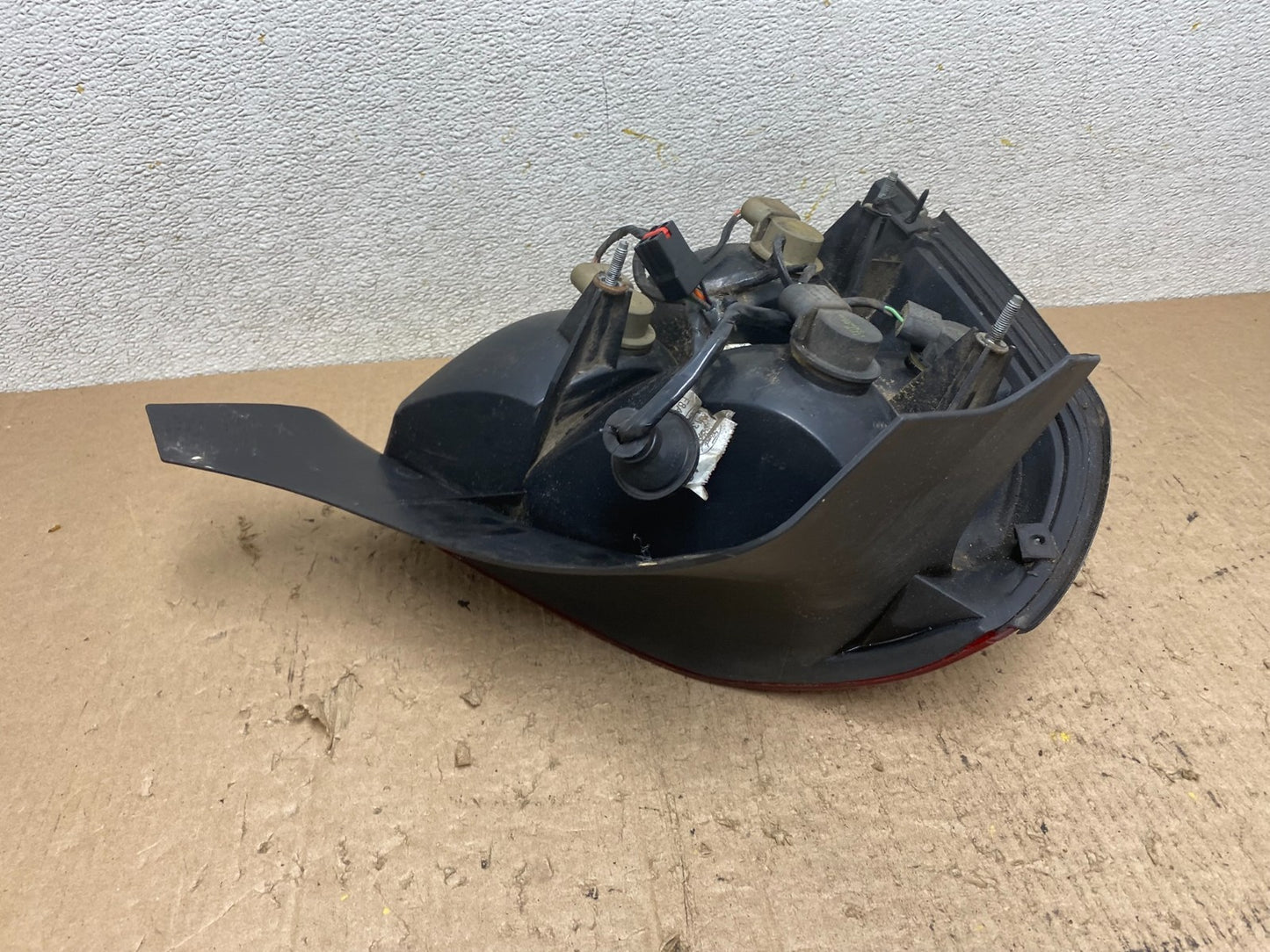 1998-2003 Ford Crown Victoria Right Passenger Rh Side Tail Light Oem Q3945 DW5