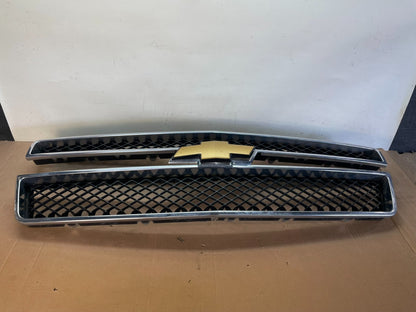 2007 to 2014 Chevrolet Tahoe Suburban Lower Upper Grill Grille Set AH8570 DG0