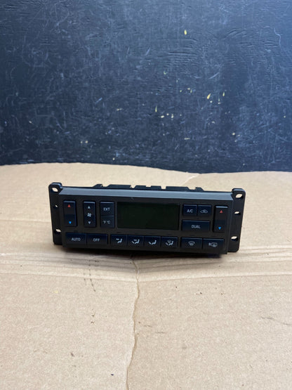 2003 to 2006 Lincoln Town Car Climate Control Panel af1791 DG0