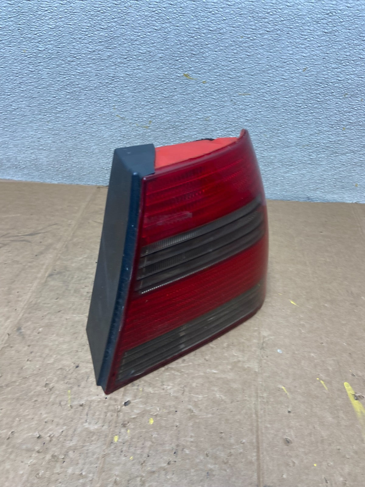 2004 to 2005 Volkswagen Jetta Right Passenger RH Side Tail Light DEPO AA1581 DW2