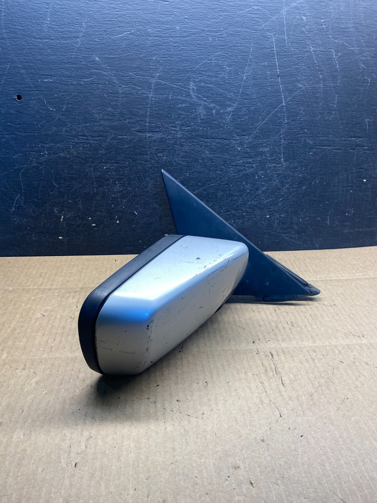 2001 to 2006 BMW 325i Right Passenger Side View Door Mirror AG7296 DW1