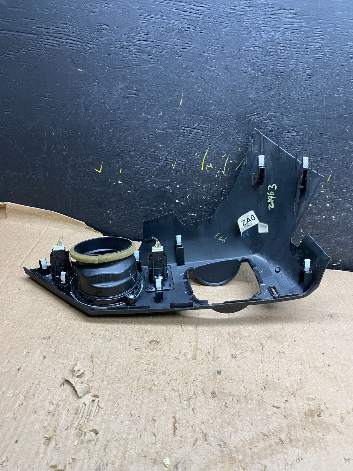 2009-2015 Honda Pilot Left Dash Vent Center Panel Bezel Hazard Button Z1963 DG2