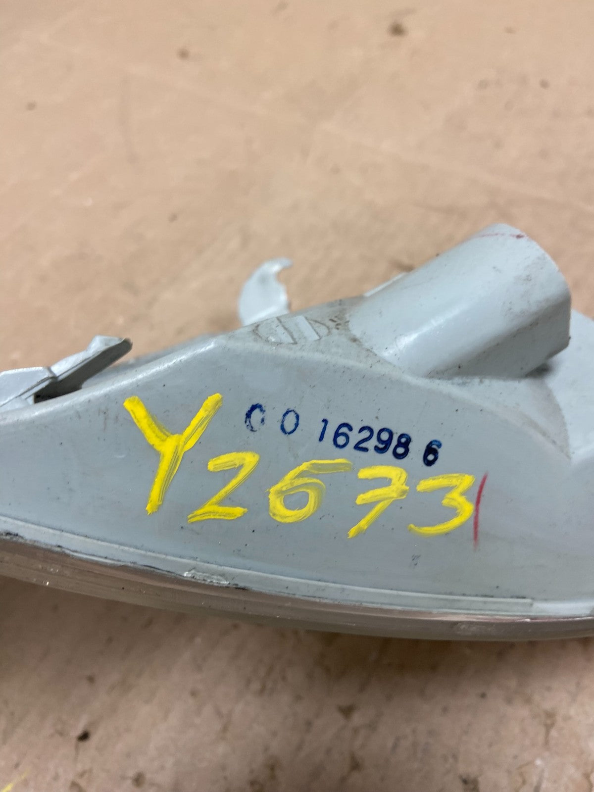 1999-2001 Toyota Solara Right Passenger RH Front Turn Park Signal Y2673 DW7