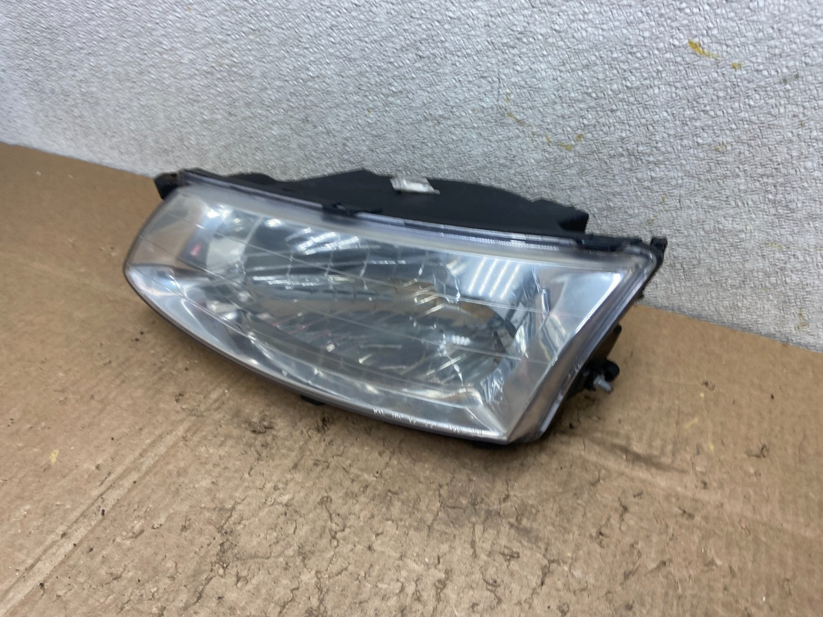 1999-2001 Toyota Solara Left Driver LH Halogen Headlight Z1048 DW1