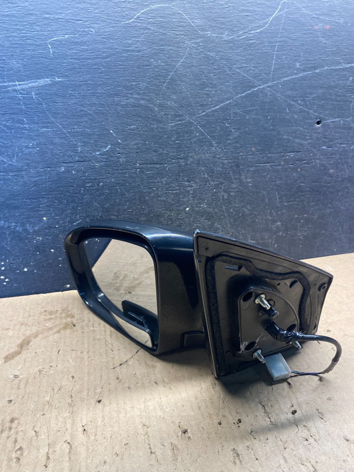 2009 to 2014 Nissan Rogue Left Driver LH Door Mirror S5127 DG11