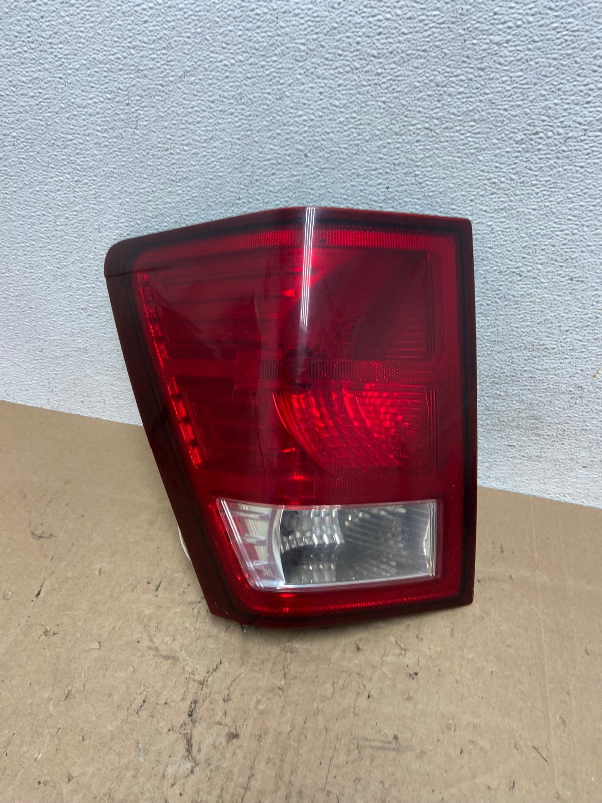 2007 2008 2009 2010 Jeep Grand Cherokee Left Driver Lh Tail Light AE6554 LK0