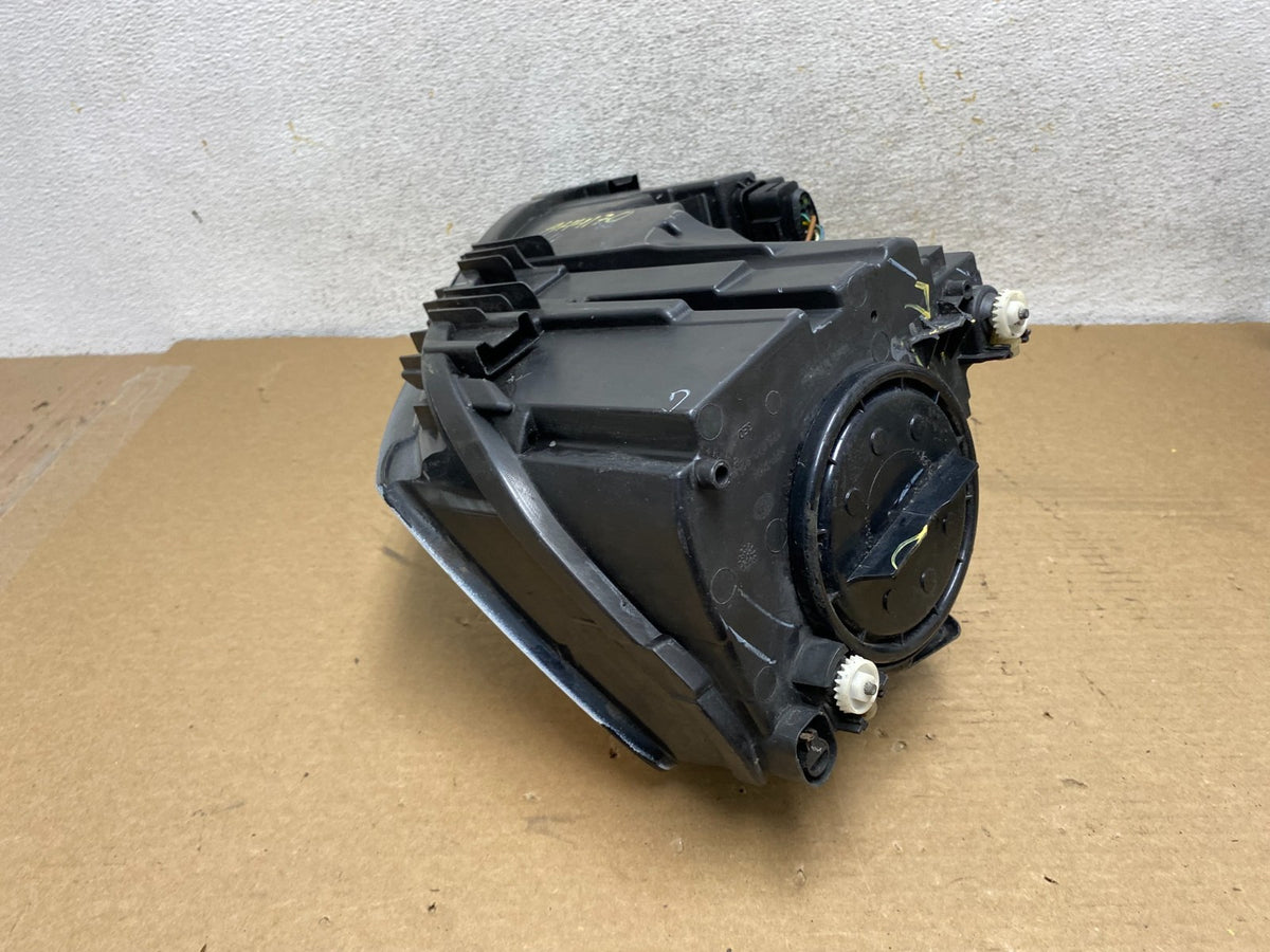 2011 to 2014 Volkswagen Jetta Right Passenger RH Headlight Halogen AH4170 DW12