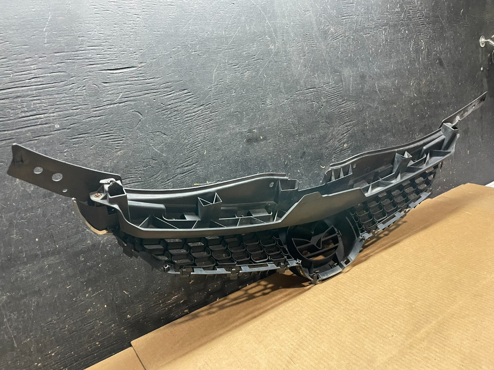 2007 - 2009 Mazda CX9 CX-9 Front Upper Grill Grille Emblem OEM aa9087 DG9