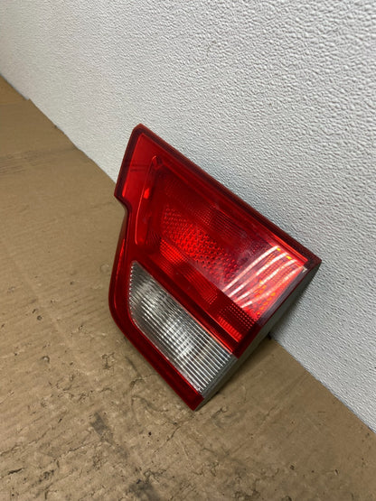 2011-2013 Jeep Grand Cherokee Right Passenger Rh Inner Tail Light Oem AB9880 DW1